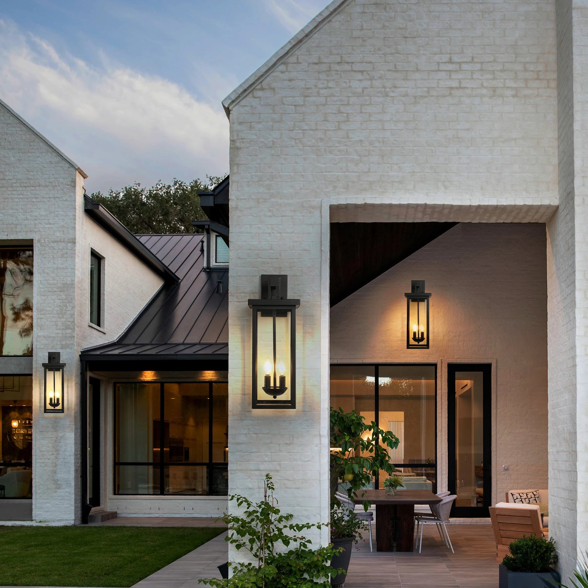 Dusk to Dawn Outdoor Wall Light – Modern Exterior Lantern with Sensor