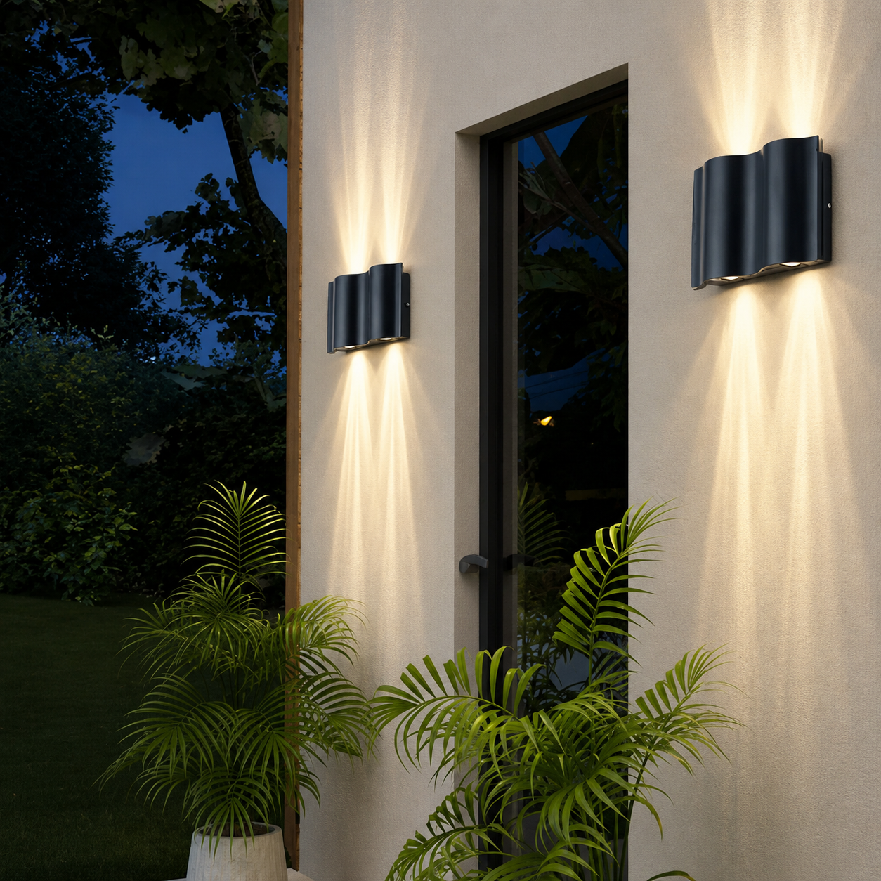 Sharp Beam Lines Up And Down Outdoor Light