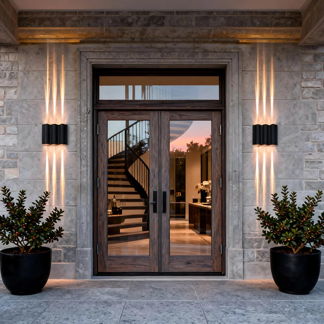 Sharp Beam Lines Up And Down Outdoor Light