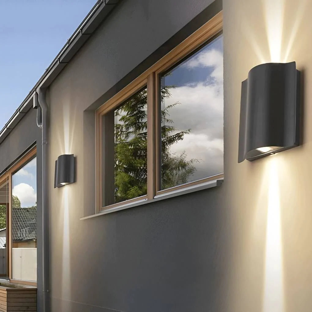 Sharp Beam Lines Up And Down Outdoor Light