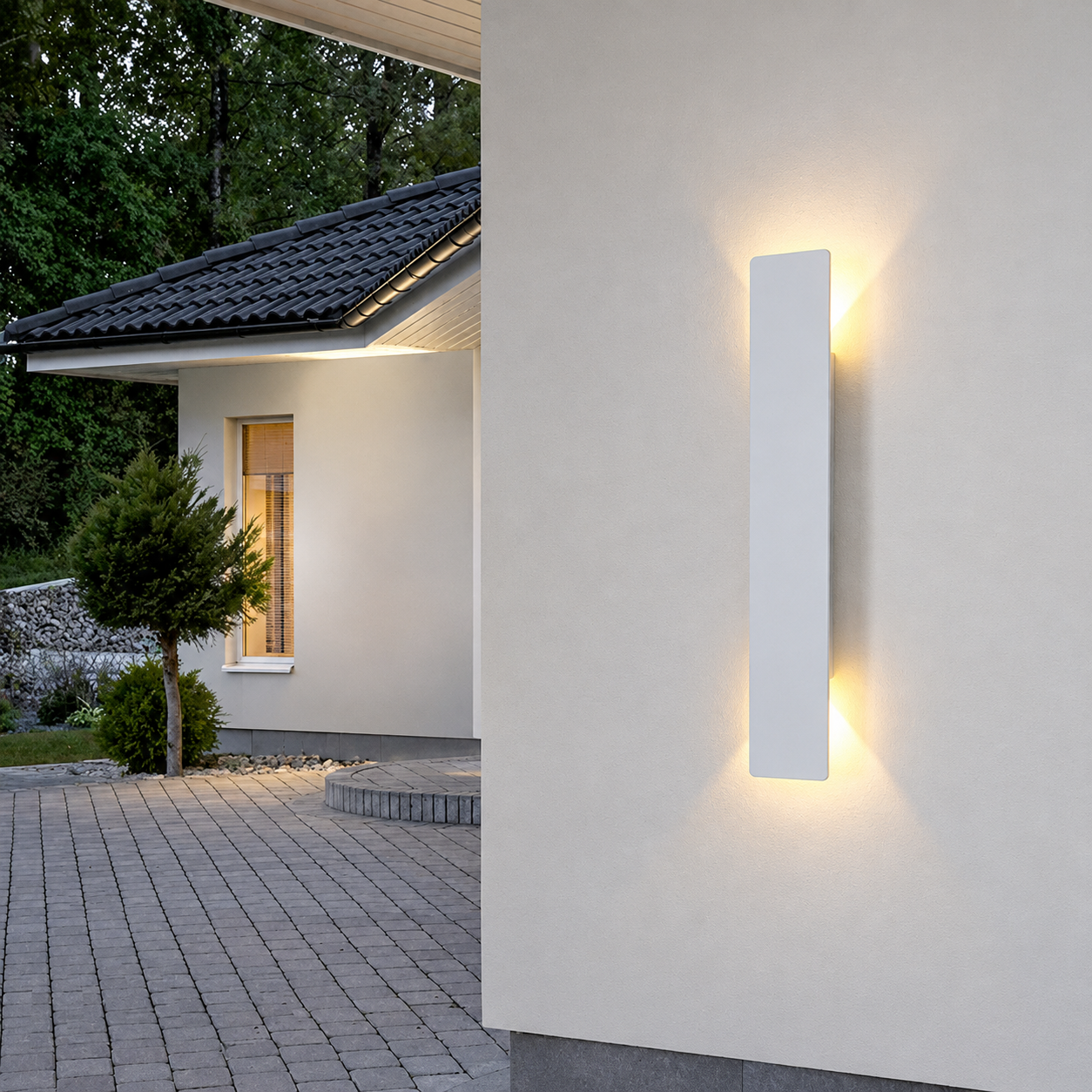 Vertical LED Outdoor Wall Light – Linear Exterior Sconce